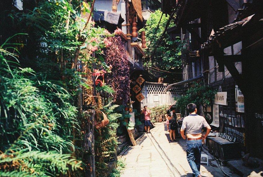 如果朱元璋处于崇祯的地位，能平灭女真，扫荡李自成，中兴大明吗？